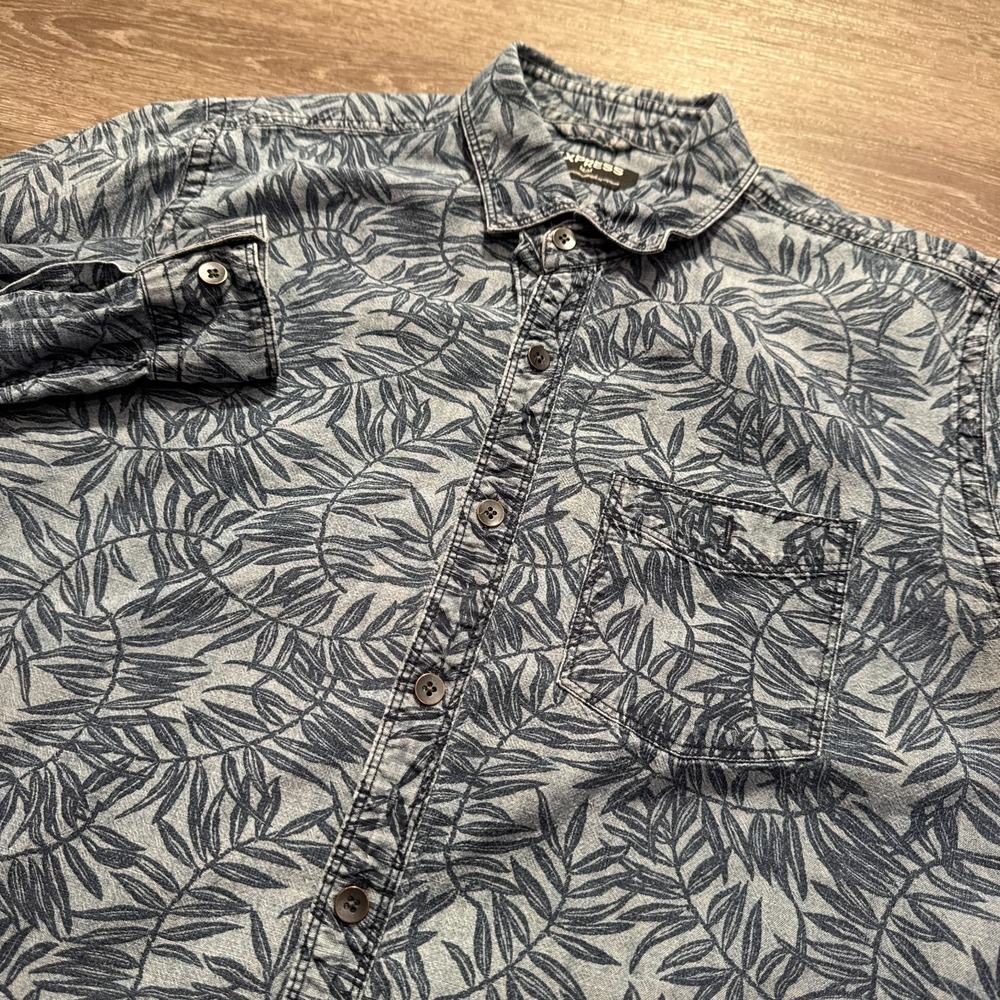 Express Shirt Mens Medium Floral‎ Blue Button Up Pocket Long Sleeve Casual Adult